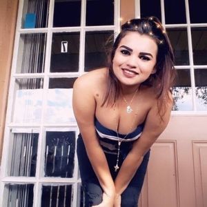 Meet your Posher, Dayana